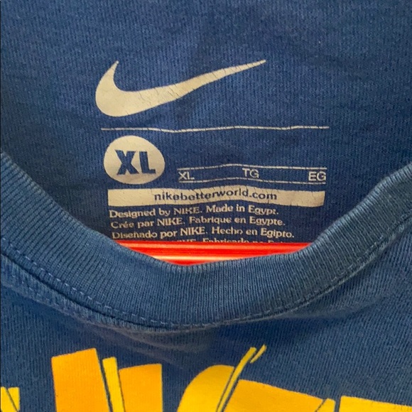 Nike T-Shirt - Picture 3 of 3